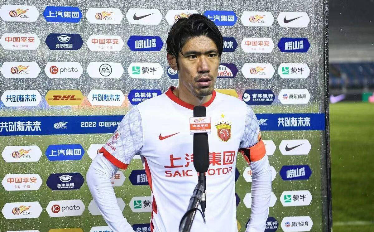 吕文君去年底决定退役归崇明，徐根宝鼓励他提升口才技能